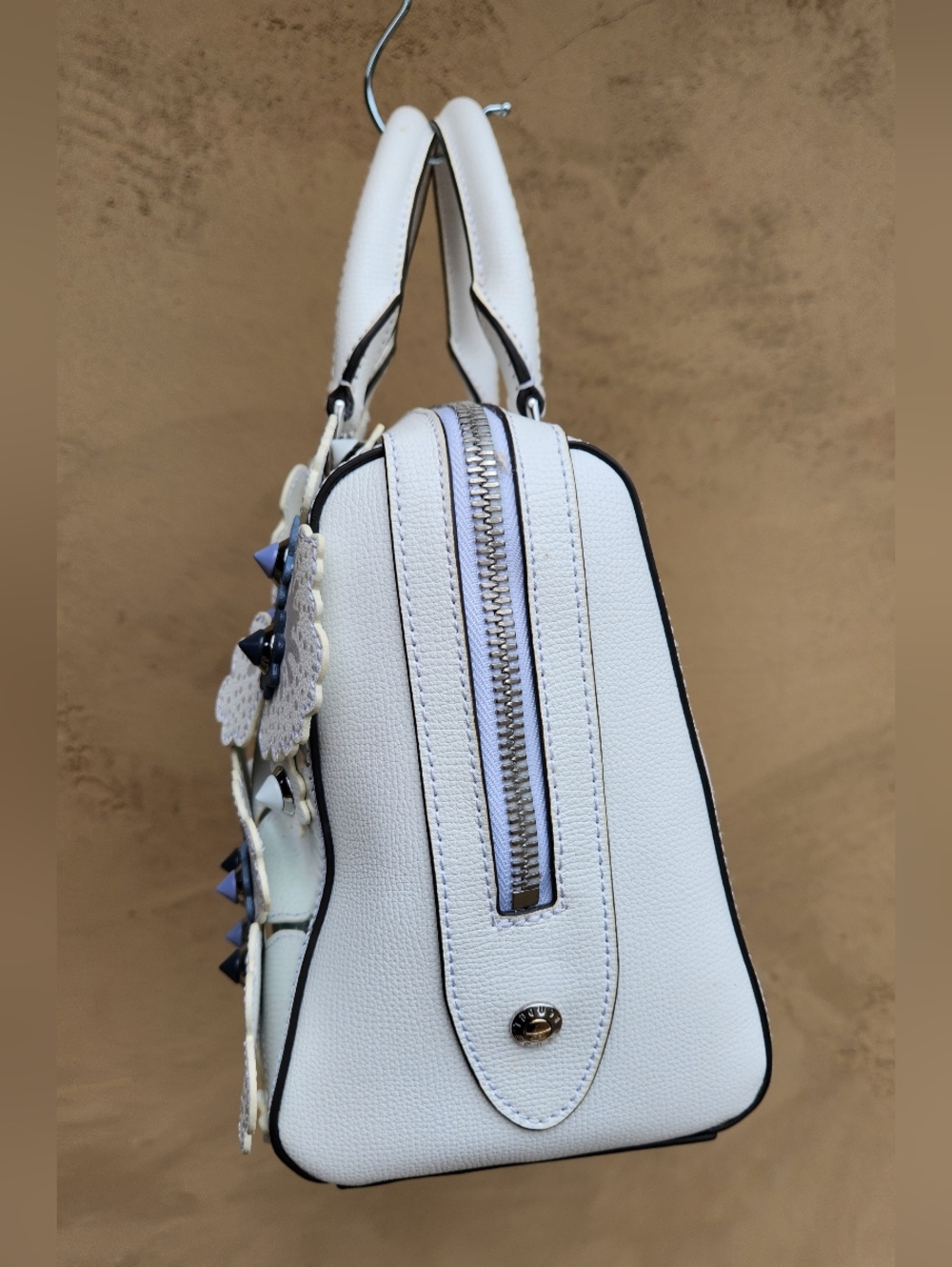 Rare Henri Bendel White Floral Appliqué Satchel - Limited Edition - Picture 4 of 13